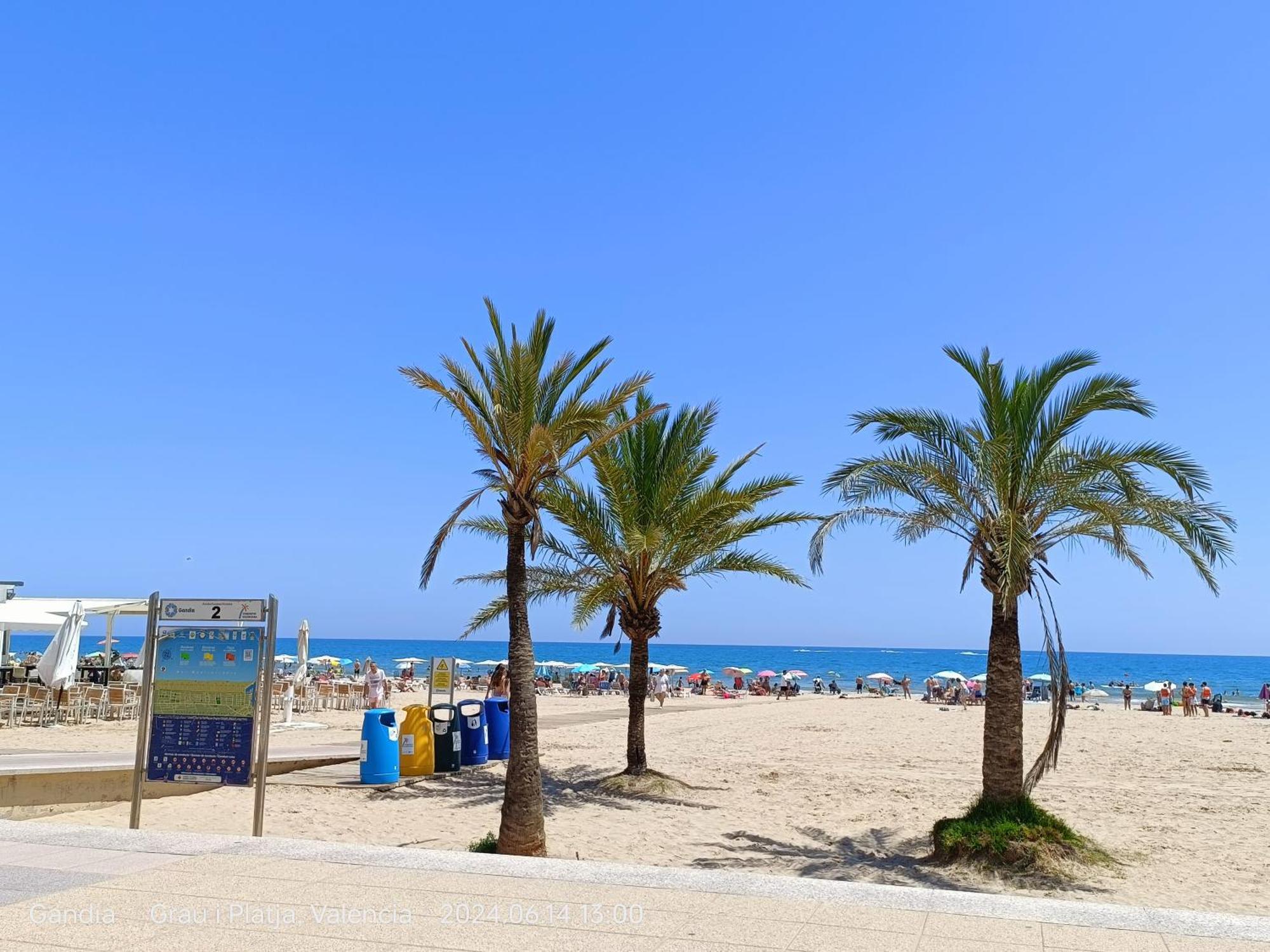 Playa de Gandia Mare De Deu, Vivienda Vacacional Para Familias Y Mayores De 25 Anos En El Grao De Gandia-Playa מראה חיצוני תמונה