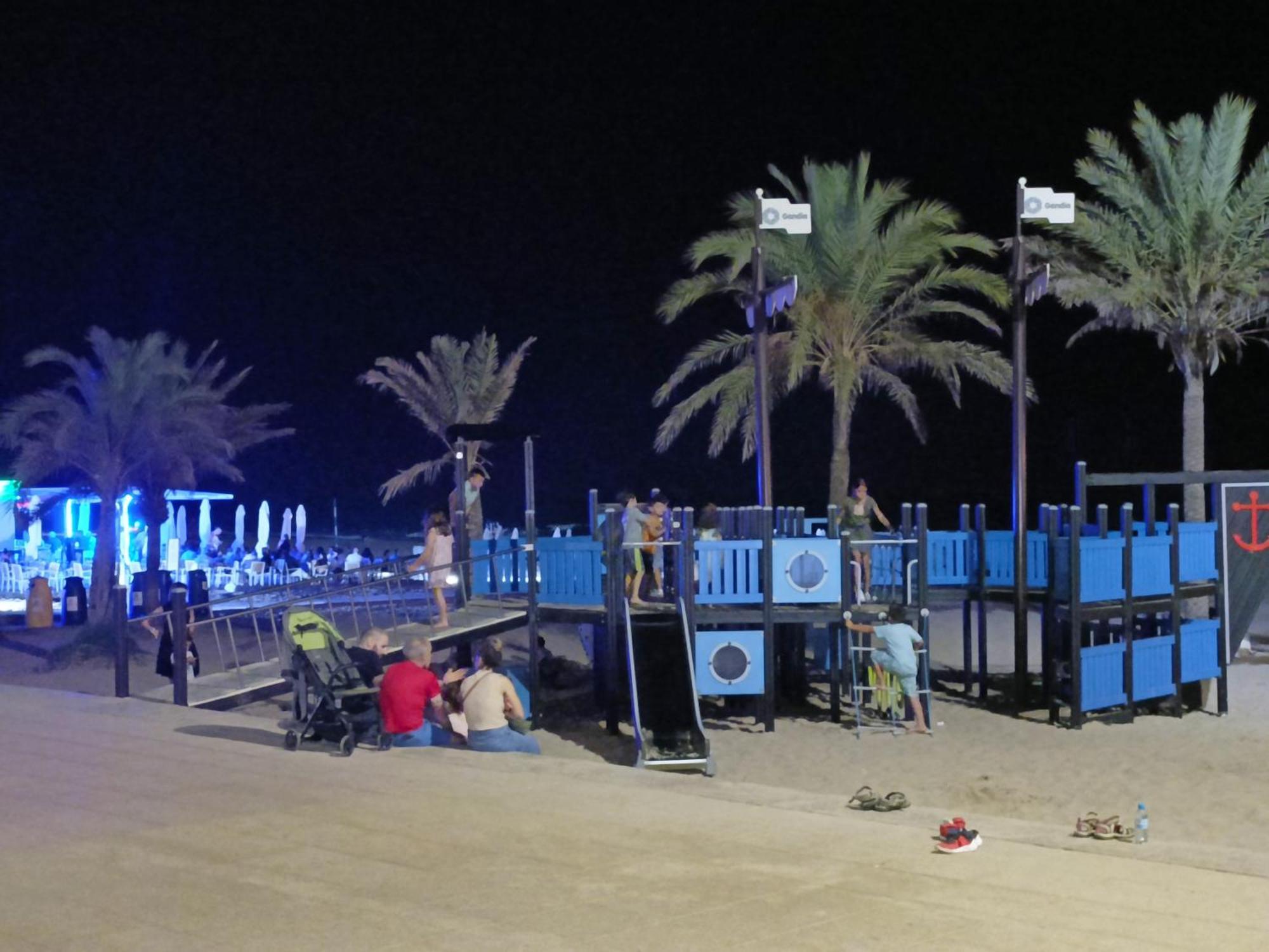 Playa de Gandia Mare De Deu, Vivienda Vacacional Para Familias Y Mayores De 25 Anos En El Grao De Gandia-Playa מראה חיצוני תמונה